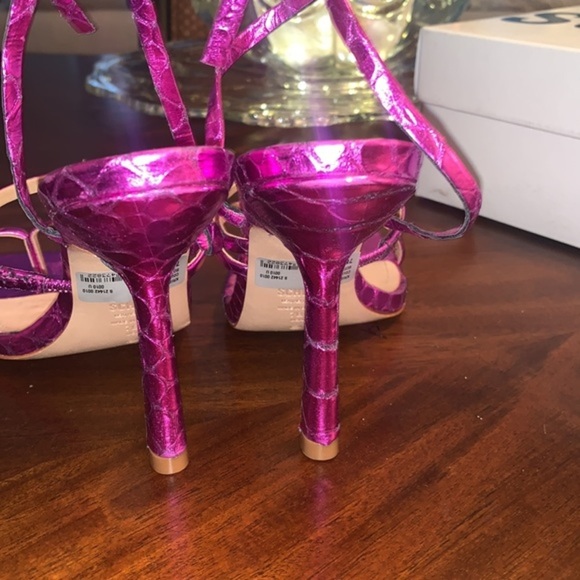 New!‼️ SCHUTZ
Lily Croc-Embossed Metallic Leather Ankle-Wrap Sandals - Picture 8 of 15